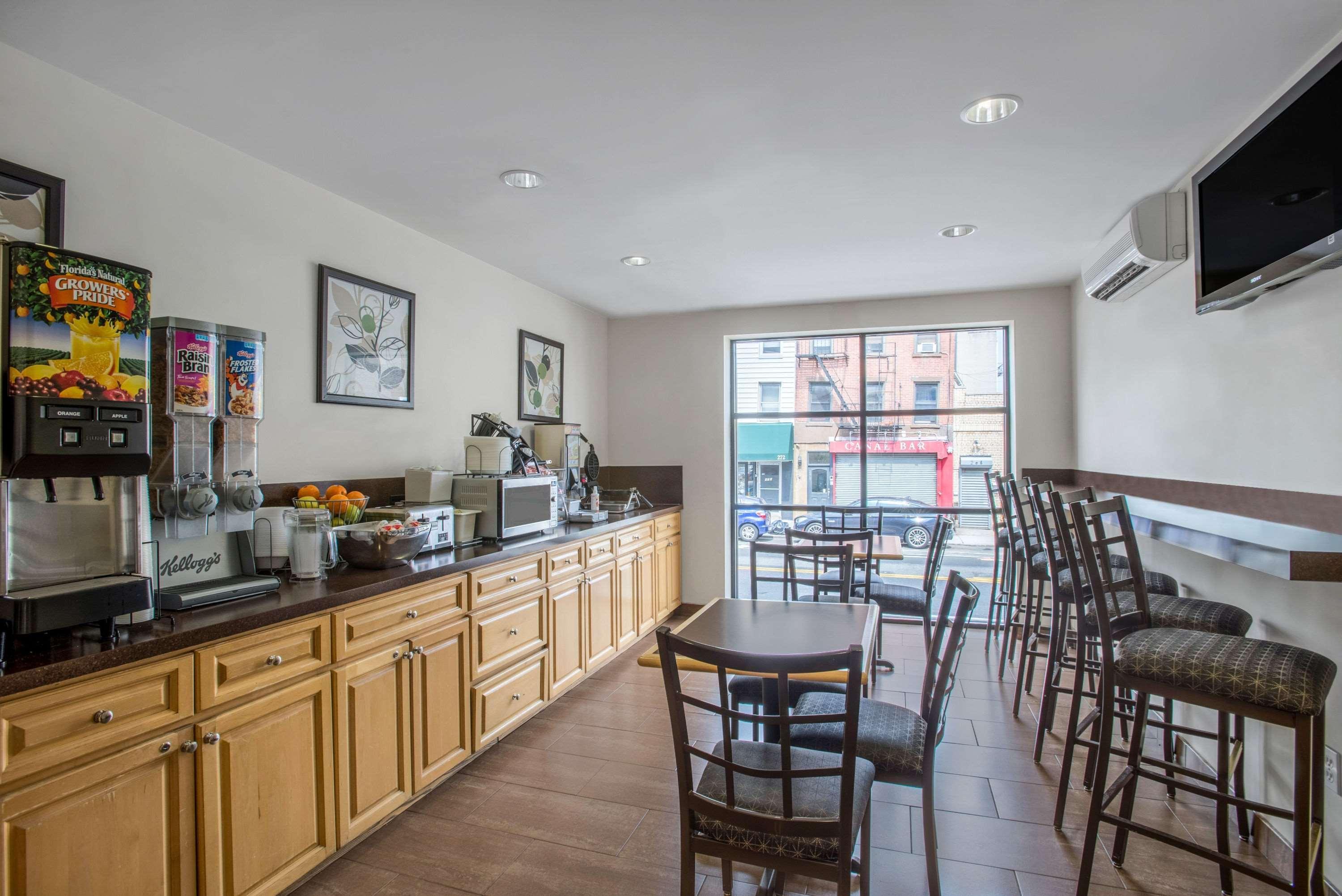 Super 8 By Wyndham Brooklyn / Park Slope Hotel New York Exterior foto