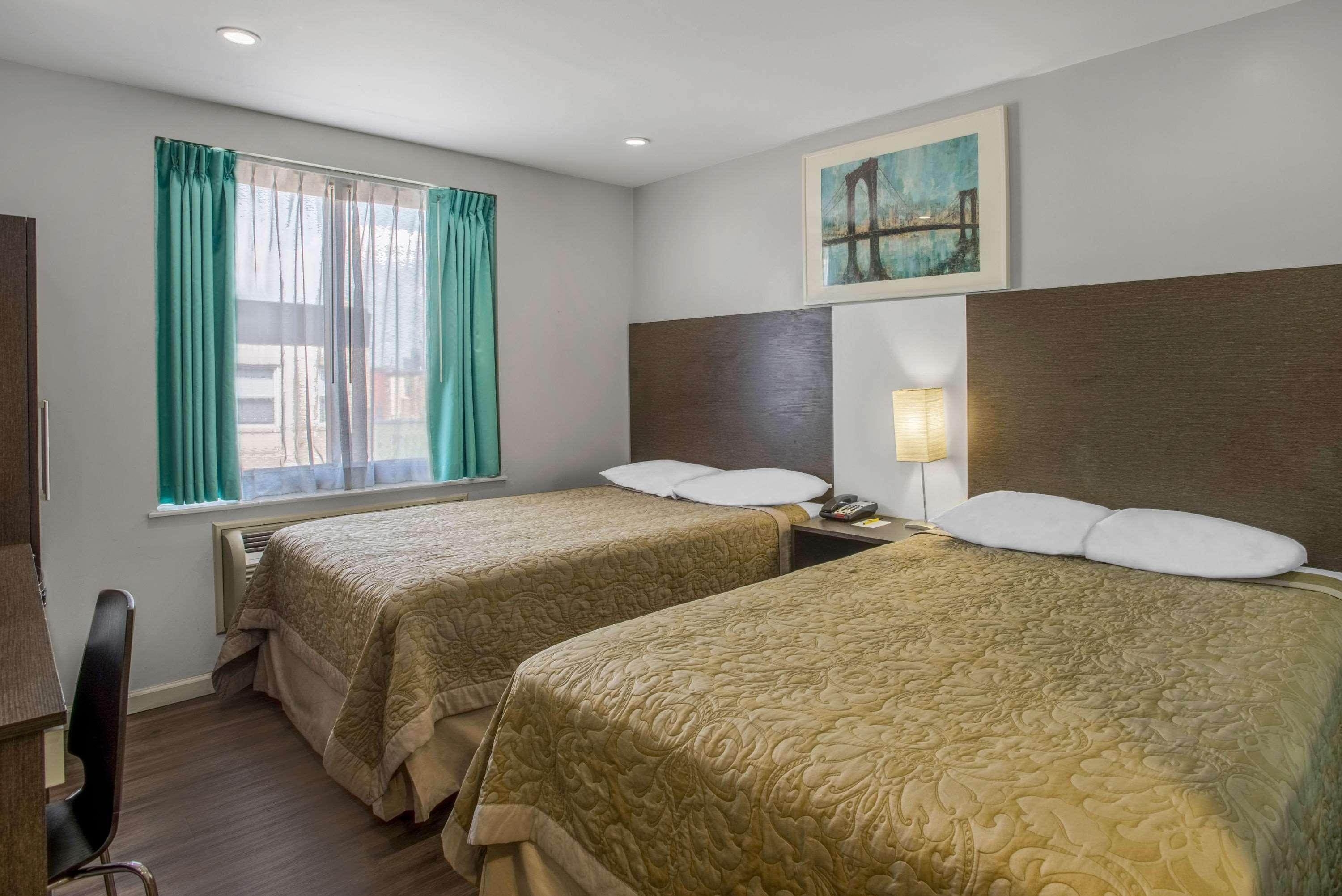 Super 8 By Wyndham Brooklyn / Park Slope Hotel New York Exterior foto