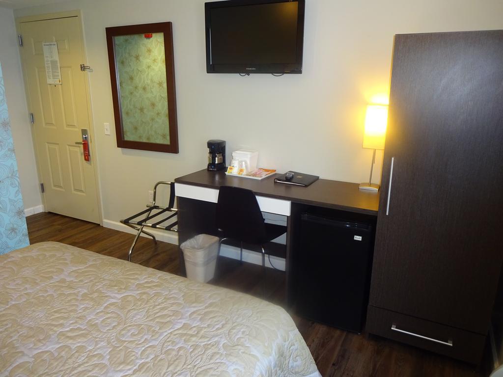 Super 8 By Wyndham Brooklyn / Park Slope Hotel New York Exterior foto